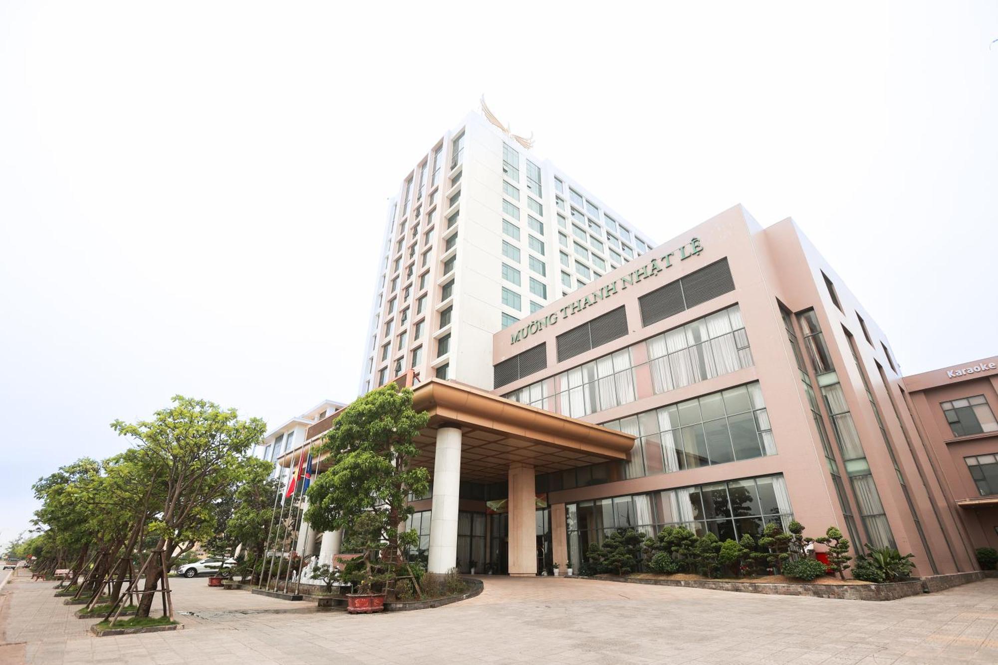Muong Thanh Luxury Nhat Le Hotel Dong Hoi Exterior foto