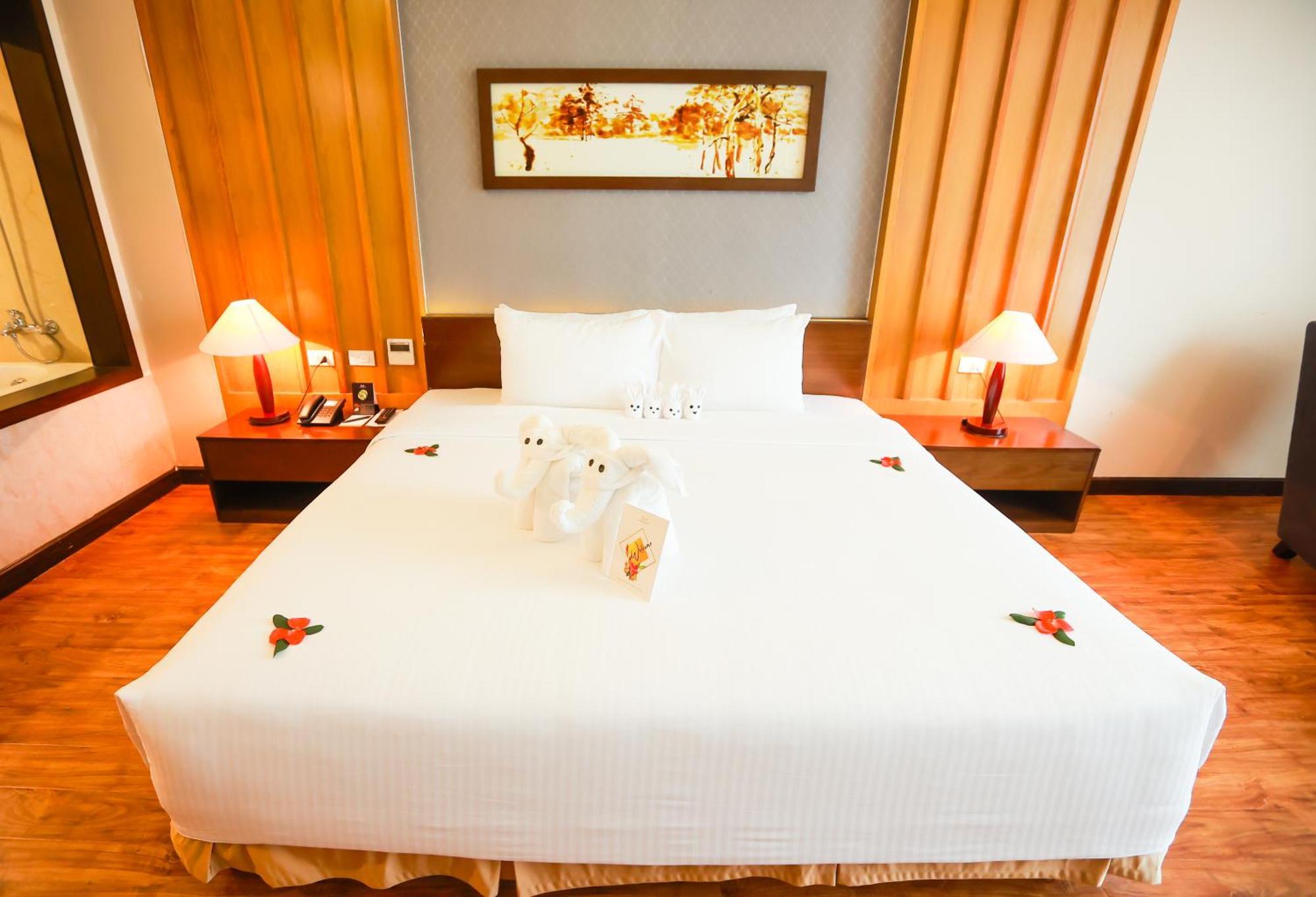 Muong Thanh Luxury Nhat Le Hotel Dong Hoi Exterior foto