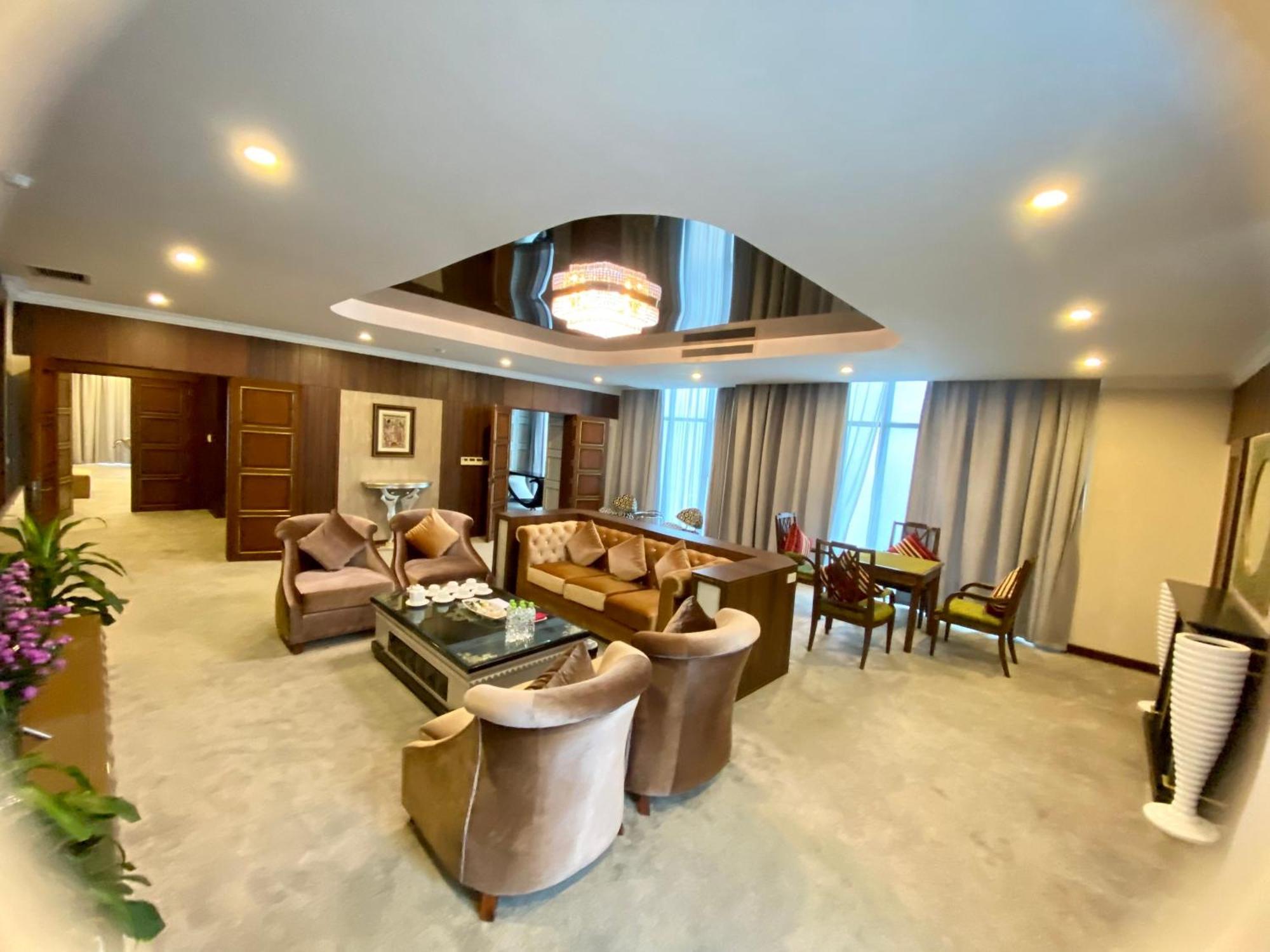Muong Thanh Luxury Nhat Le Hotel Dong Hoi Exterior foto